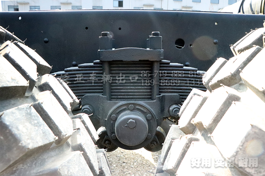 东风240,尖头六驱底盘, eq2802,长头6x6越野卡车,6X6运兵车